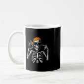 67 Meme Trendy Skeleton Halloween Funny Six Seven  コーヒーマグカップ (左)