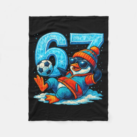 67 Penguin Soccer Funny Winter Meme Gift  フリースブランケット (正面)