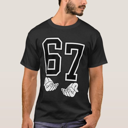 67 Six Seven、スキビディ トイレ Gen Alpha スラング 楽しい Tシャツ (正面)