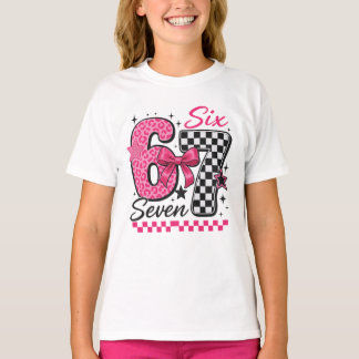67 Six Seven ピンク レトロ ポップカルチャー Tシャツ