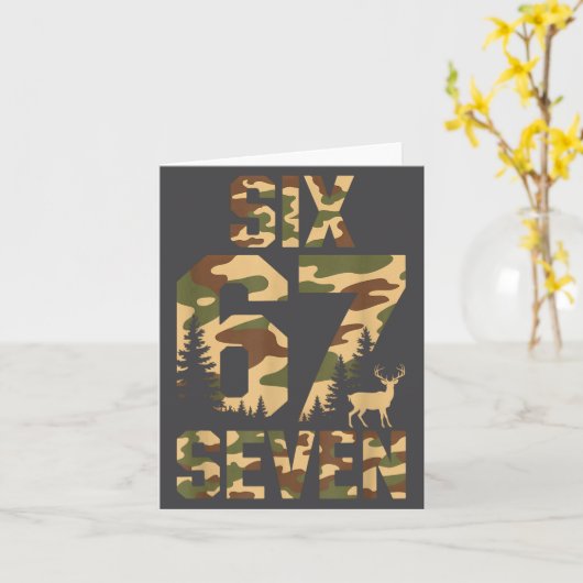 67 Six Seven Camo Deer Buck Meme Funny Hunting Out カード (黄色い花)