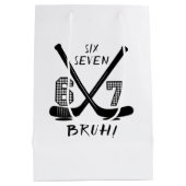 67 Six Seven Funny Meme Brain Rot Meme ミディアムペーパーバッグ (裏面)