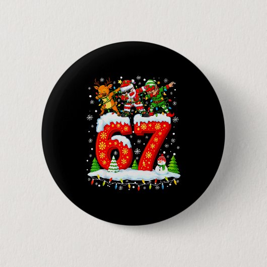 67 Six Seven Meme Gen Alpha Christmas Santa Elf Re 缶バッジ (正面)