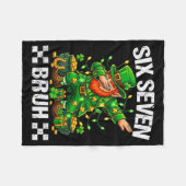 67 St Patricks Funny Six Seven Meme Leprechaun Boy フリースブランケット (正面(横))