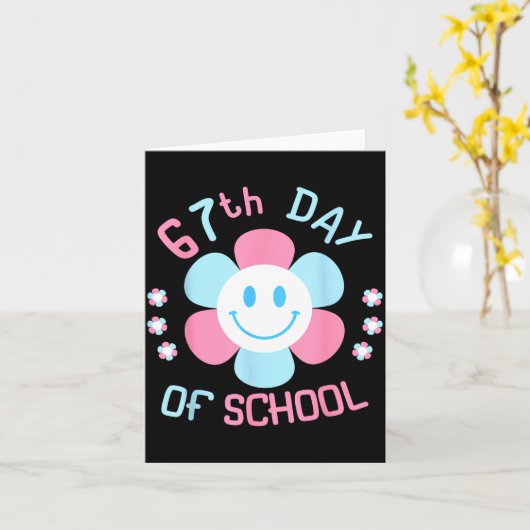 67th Day Of School Funny 100th Of School Students  カード (黄色い花)