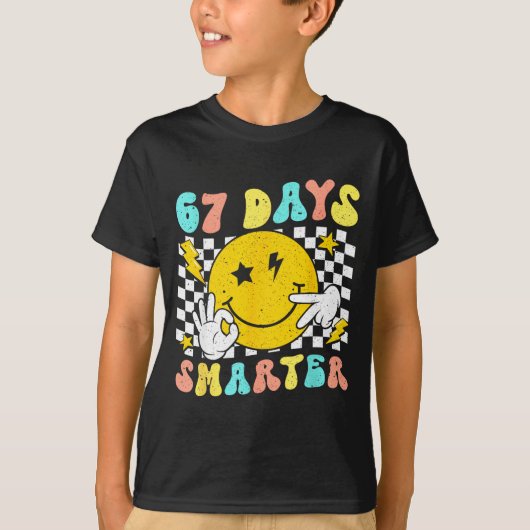 67th Day Of School Shirt 67 Days Smarter Teacher B Tシャツ (正面)