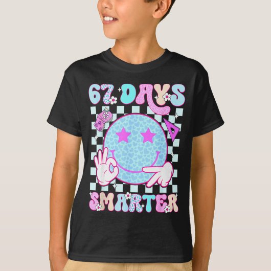 67th Day Of School Shirt 67 Days Smarter Teacher B Tシャツ (正面)