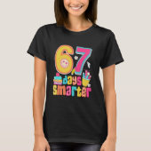 67th Day of School Shirt 67 Days Smarter Teacher B Tシャツ (正面)