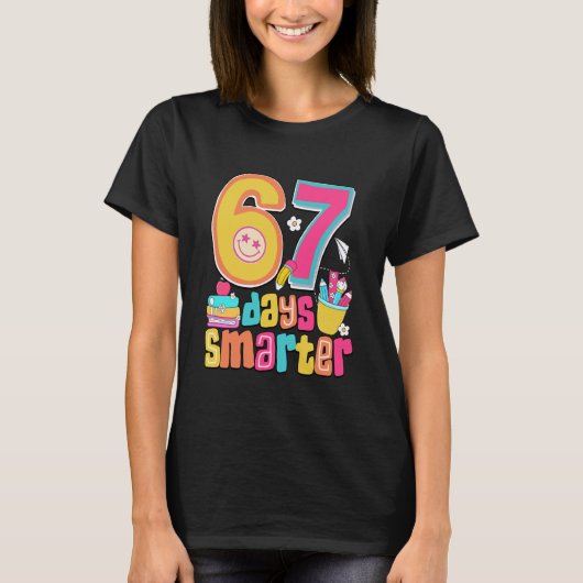 67th Day of School Shirt 67 Days Smarter Teacher B Tシャツ (正面)