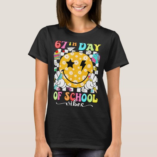 67th Day Of School Vibes 67 Days Smarter Teacher B Tシャツ (正面)