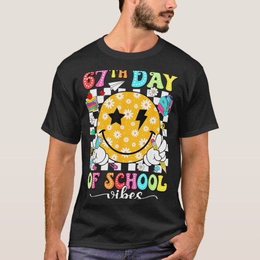 67th Day Of School Vibes 67 Days Smarter Teacher B Tシャツ (正面)