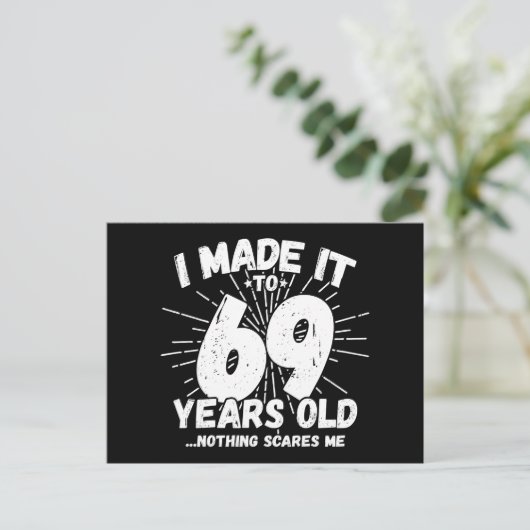 69歳の皮肉なミーム 面白い69歳の誕生日 ポストカード (スタンド正面)