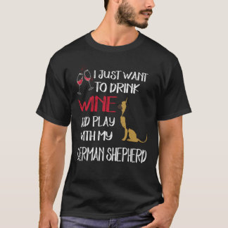 6 私はワインを飲んですごすのが好き ドイツ+犬と遊ぶのもね Tシャツ