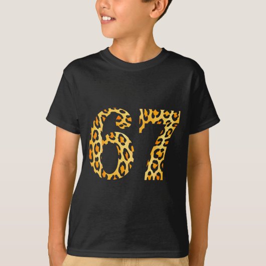 6-7 動物の模様 ヒョウ チーター 面白い シックスセブン  Tシャツ (正面)