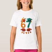 6 7 学生向けのバックトゥスクールギフト Tシャツ (正面)
