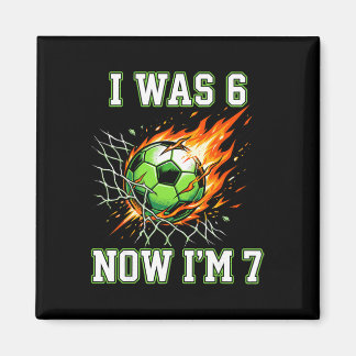 6 7 6歳から7歳へ サッカー 誕生日 フットボール少年 マグネット