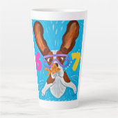 6 7 Basset Hound underwater with fish  カフェラテマグ (正面)