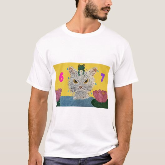 6 7 Mad Cat with frog on its head Tシャツ (正面)