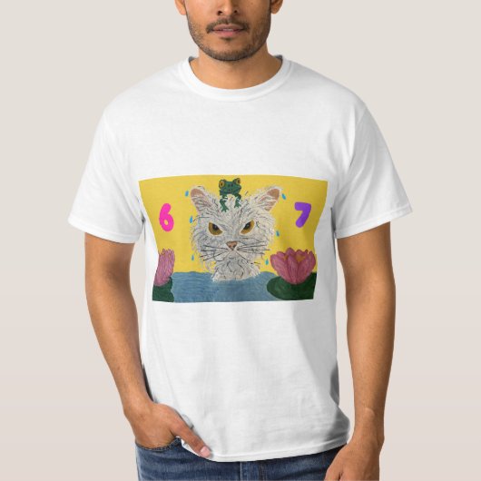 6 7 Mad Cat with frog on its head Tシャツ (正面)