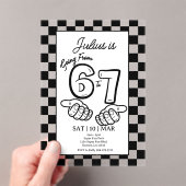 6 7 Meme Birthday Black Checkerboard Invitation アクリル招待状 (インサイチュ (ポータブル))