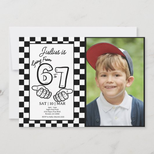 6 7 Meme Birthday Black Checkerboard Photo 招待状 (正面)