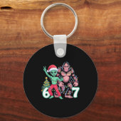 6 7 Meme Christmas Alien Sasquatch Six Seven Fun キーホルダー (正面)
