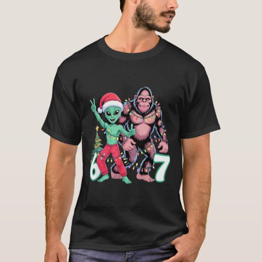 6 7 Meme Christmas Alien Sasquatch Six Seven Fun  Tシャツ (正面)