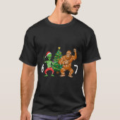 6 7 Meme Christmas Alien Sasquatch Six Seven Fun  Tシャツ (正面)