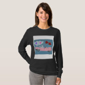 6 7 Poodle in Pink Classic Car flying in sky shirt Tシャツ (正面フル)