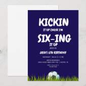 6th Boy's Kickin it Up Blue Soccer Birthday Party  招待状 (正面/裏面)