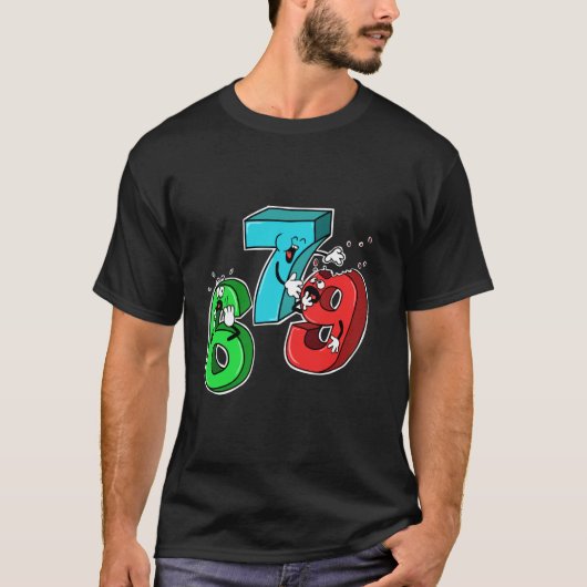 7が9を食べた Tシャツ (正面)