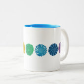 7チャクラ#1の清算のアートワーク ツートーンマグカップ (正面右)