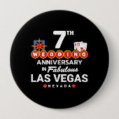 7周年記念結婚カップルのラスベガス旅行 缶バッジ (正面)