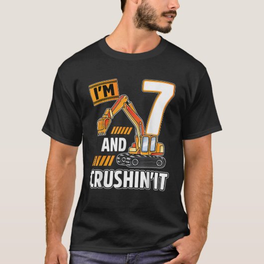 7年の古い車の建築掘削機Bazda Tシャツ (正面)