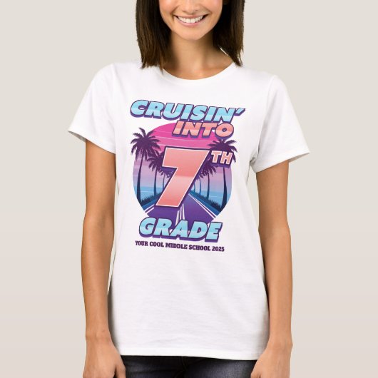 7年生の女の子のためのバックトゥスクールクルーズ (大きいサイズ) Tシャツ (正面)