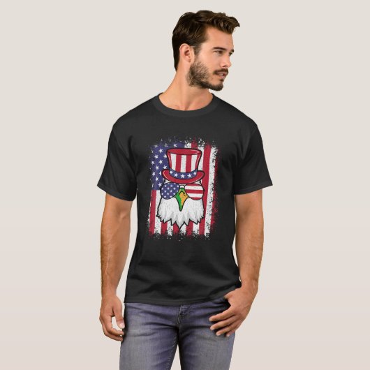 7月おもしろいの4日アメリカ国旗の愛国的なイーグル Tシャツ (正面フル)