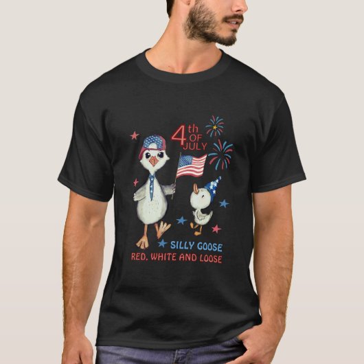 7月おもしろい4日アメリカ国旗のシャツを着たガチョウ Tシャツ (正面)