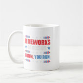 7月おもしろい4日Fireworks Director I You走 You コーヒーマグカップ (左)