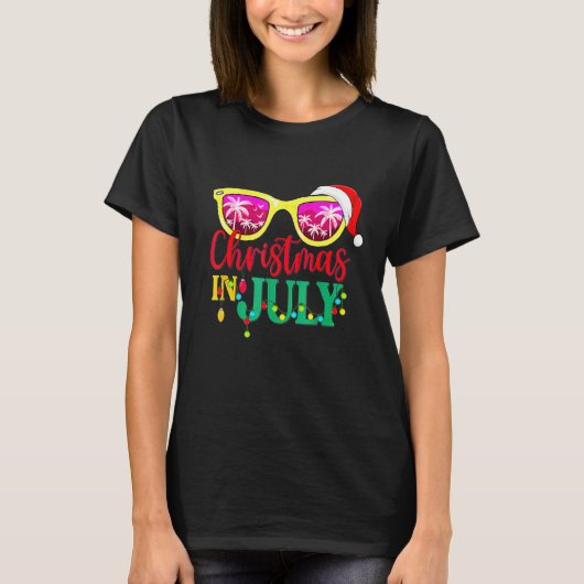 7月のクリスマスサンタハットサングラス夏のビーチ Tシャツ (正面)