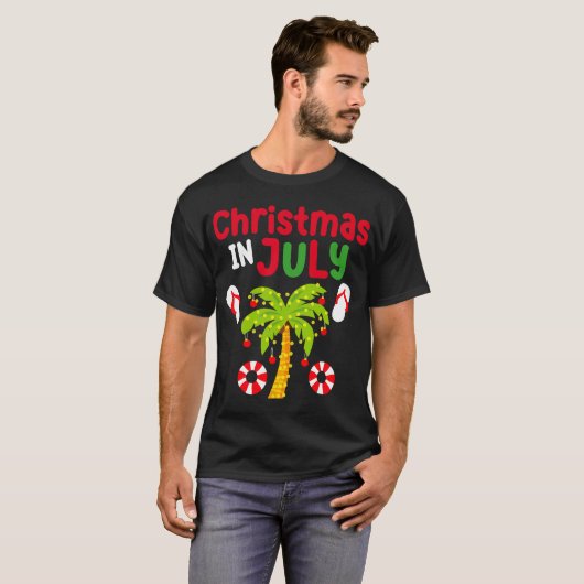 7月のクリスマスフリップフロップ夏おもしろいのクリスマスメンズ Tシャツ (正面フル)