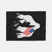 7月のシャツビフットサスカッチアメリカ国旗 フリースブランケット (正面(横))