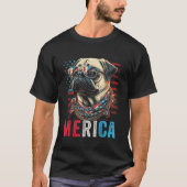 7月のパグ犬4thアメリカ国旗アメリカ合衆国メリ tシャツ (正面)