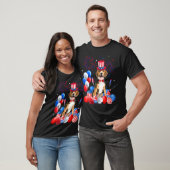 7月のビーグル4th風船アメリカ国旗の犬 tシャツ (ユニセックス)