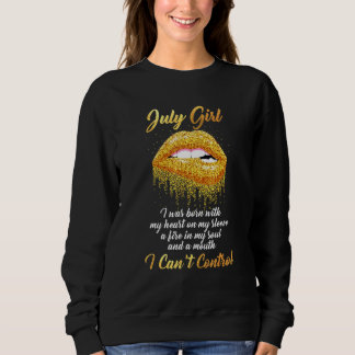 7月の女の子は生まれ私のハートと一緒だった スウェットシャツ