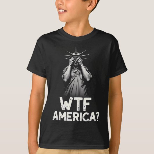 7月の愛国的な4th自由のWtfアメリカの像 Tシャツ (正面)