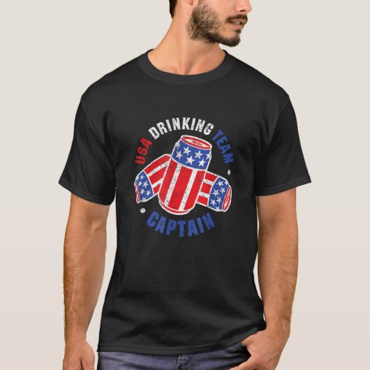 7月の4日ビール缶アメリカの飲みチームTeesに旗を立てる Tシャツ (正面)