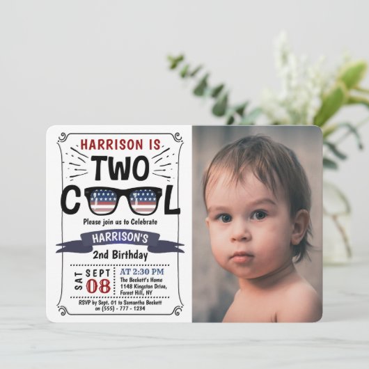 7月カッコいいの4日の男の子の写真2番目の誕生日 招待状 (スタンド正面)