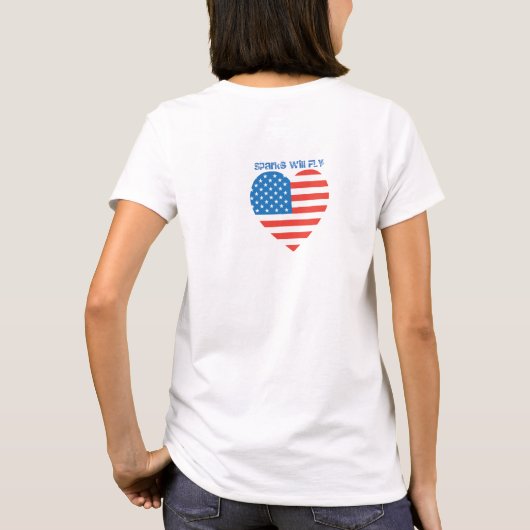 7月愛国心が強いアメリカ米国の旗のハートの旗の第4 Tシャツ (裏面)