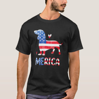 7月犬アメリカ国旗のダシュント4日 Tシャツ