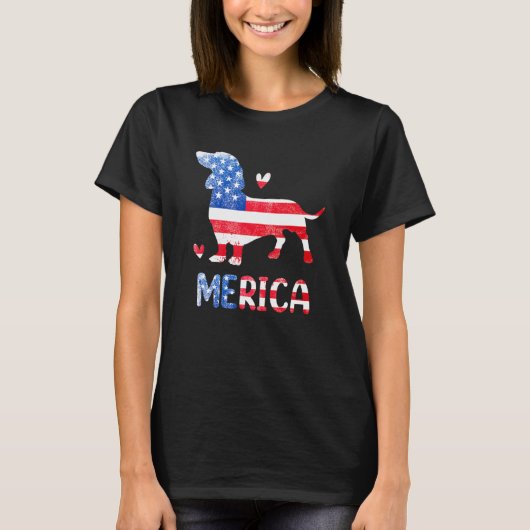 7月犬アメリカ国旗のダシュント4日 Tシャツ (正面)
